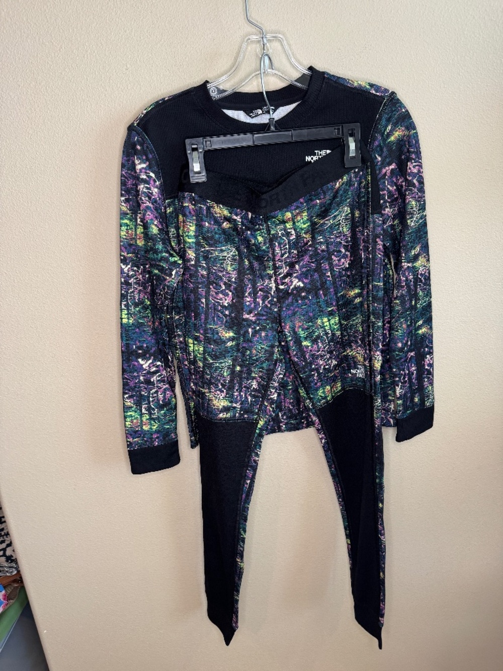 The North Face Teens. Boys’ & Girls’ Waffle Base Layer Set size Large